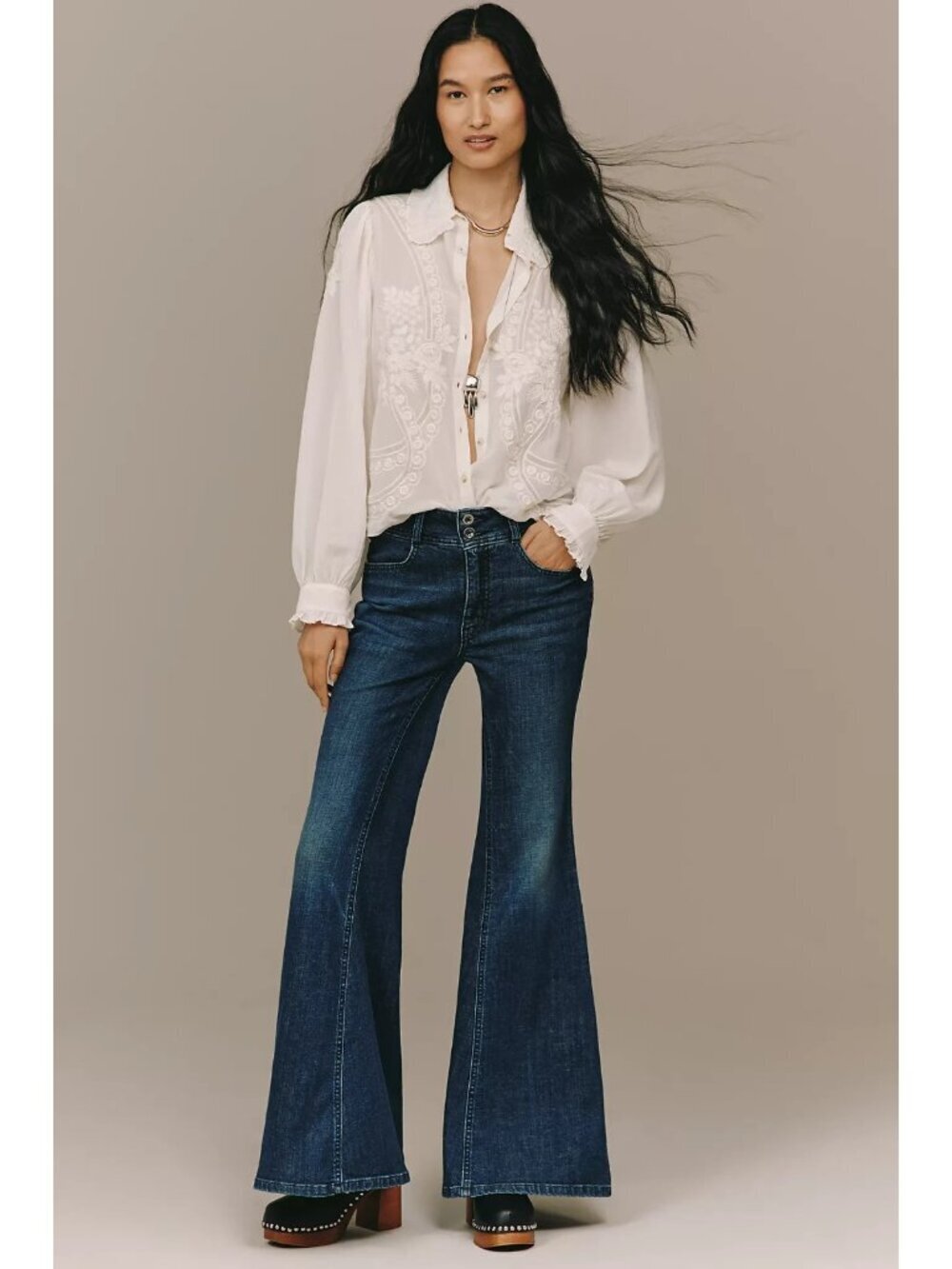 Pilcro Brigette High-Rise Bell-Bottom Jeans 30 - Picture 2 of 2